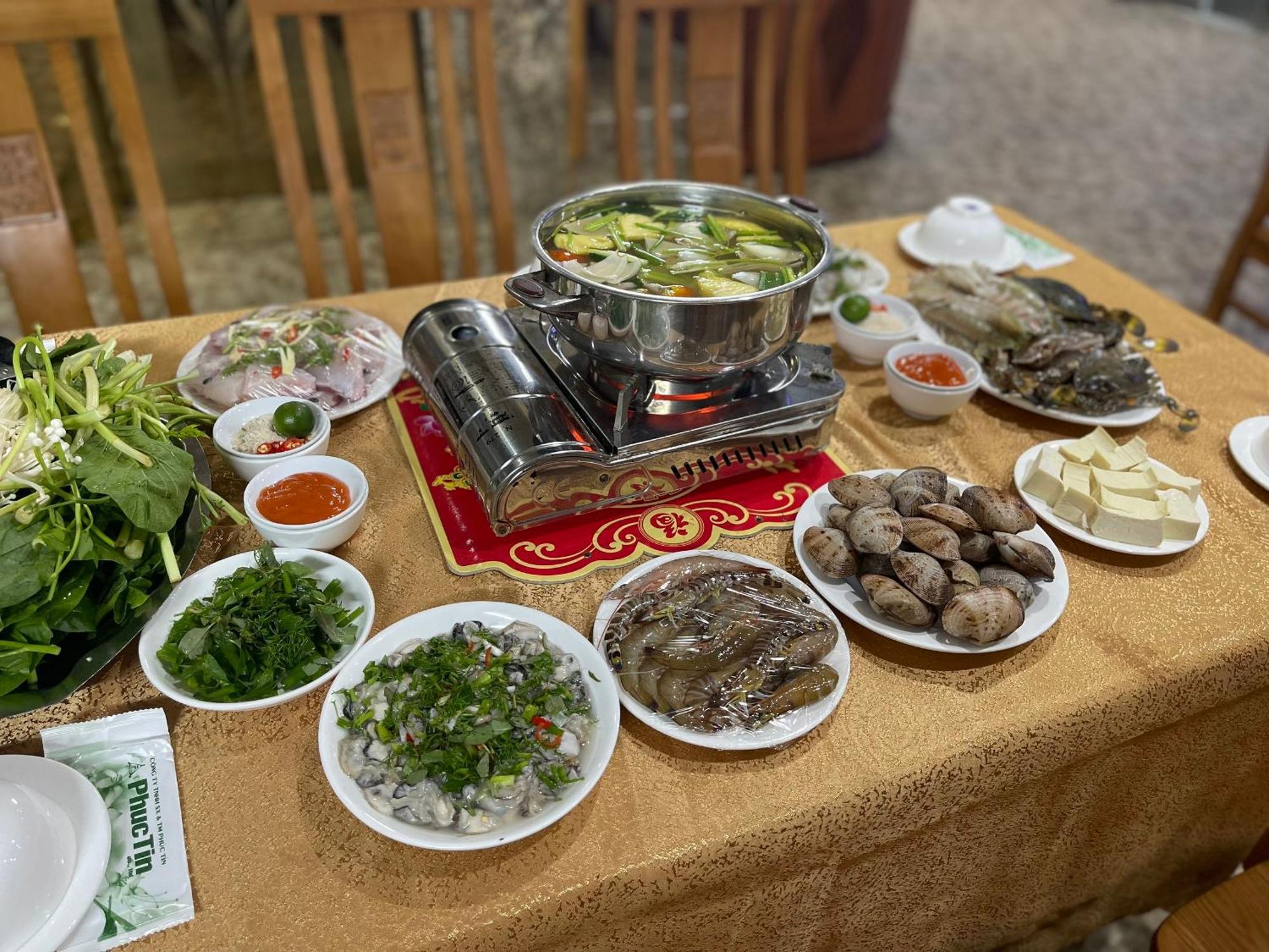 芳东酒店 Dong Khe Sau 外观 照片